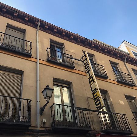 Hostal Los Perales Madrid Exteriér fotografie Headquarters of the party in Madrid