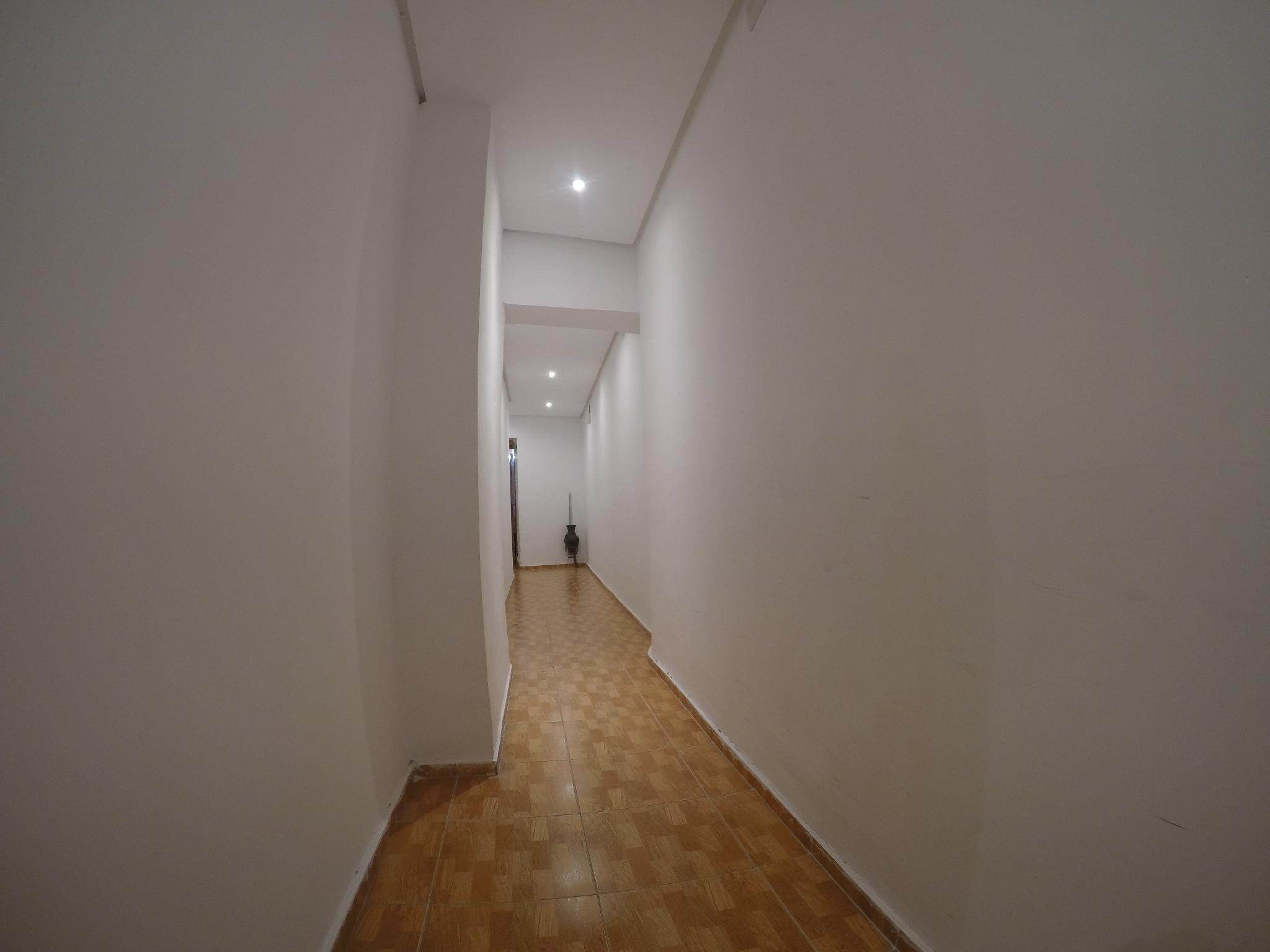 Hostal Los Perales Madrid Exteriér fotografie A corridor