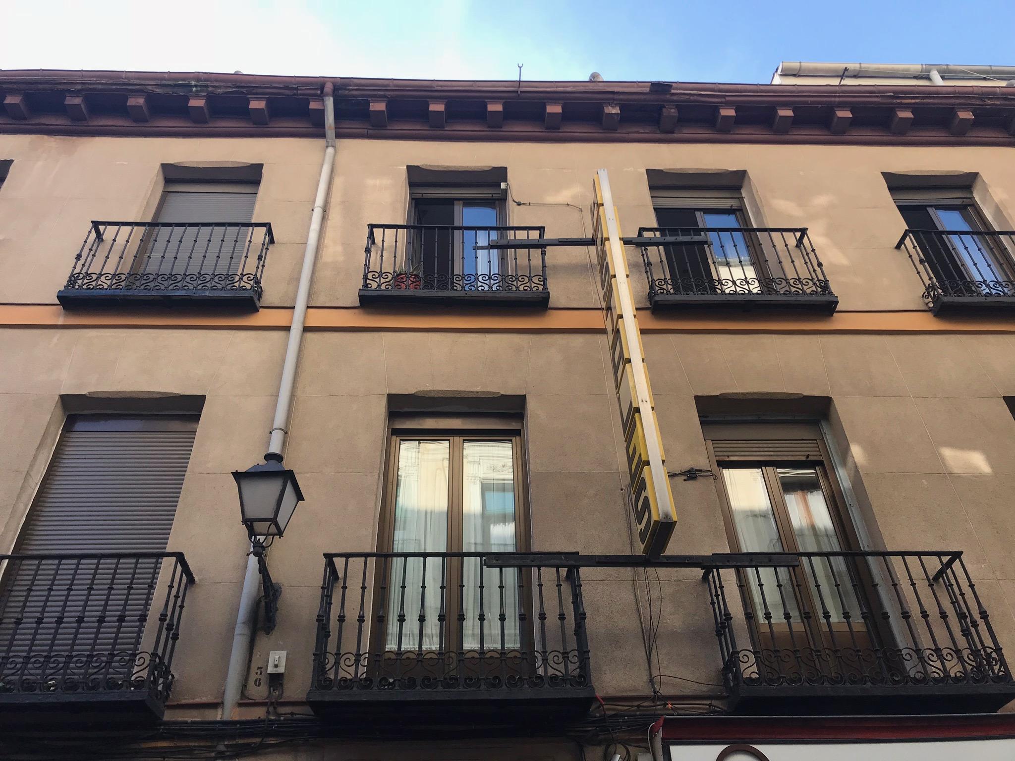 Hostal Los Perales Madrid Exteriér fotografie The house of Francisco de Quevedo in Madrid